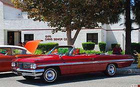 1962 Pontiac Bonneville Convertible.jpg